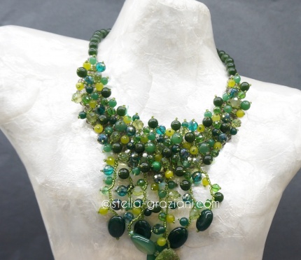 Collier "Maya",  Perles d'Aventurines, agate vert, Peridot, Jade, et Quartz..